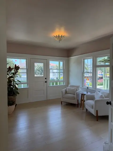 Lobby at Bloom Sugaring’s Ocean Park location, a private sugaring studio in Santa Monica.